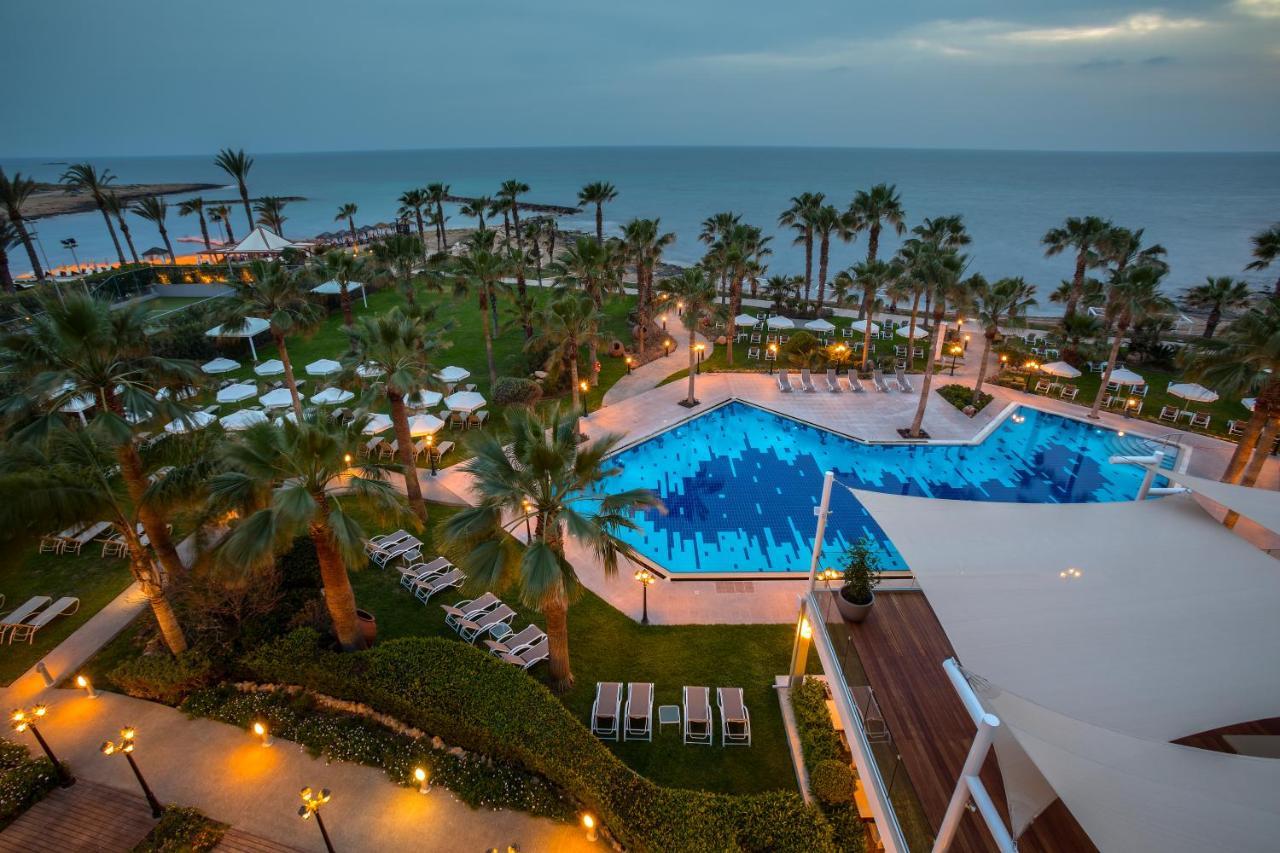 Aquamare Beach Hotel & Spa Paphos Exterior photo