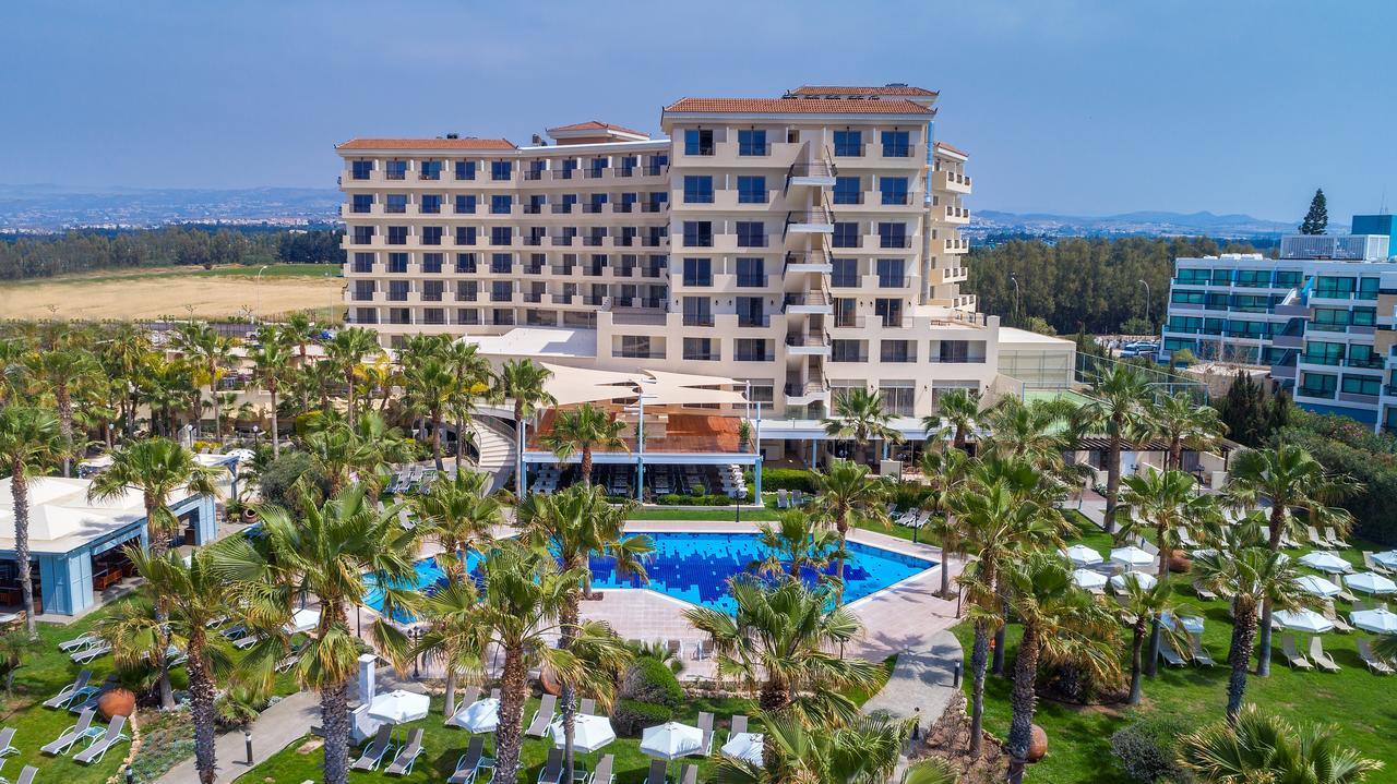 Aquamare Beach Hotel & Spa Paphos Exterior photo