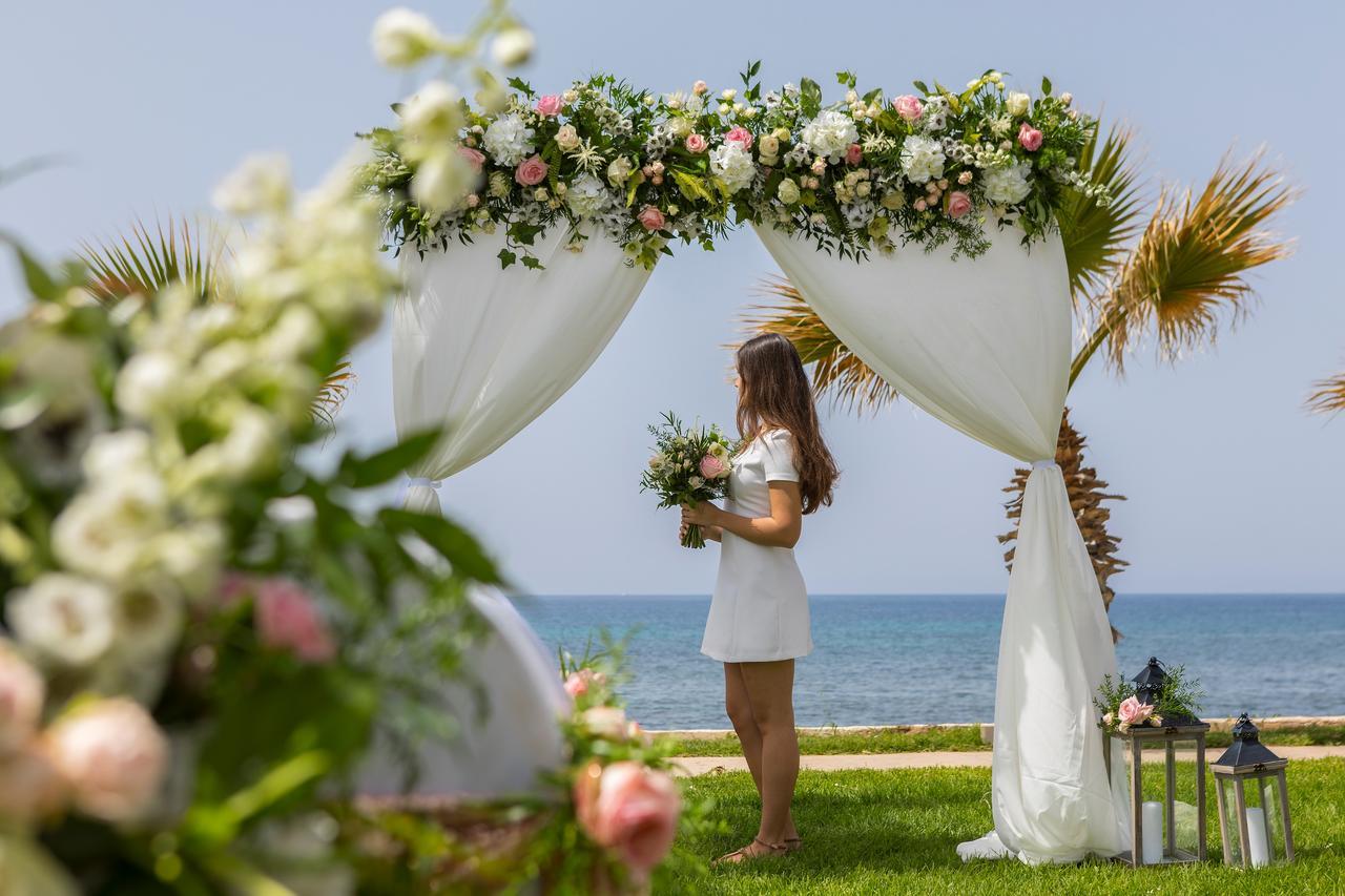 Aquamare Beach Hotel & Spa Paphos Exterior photo