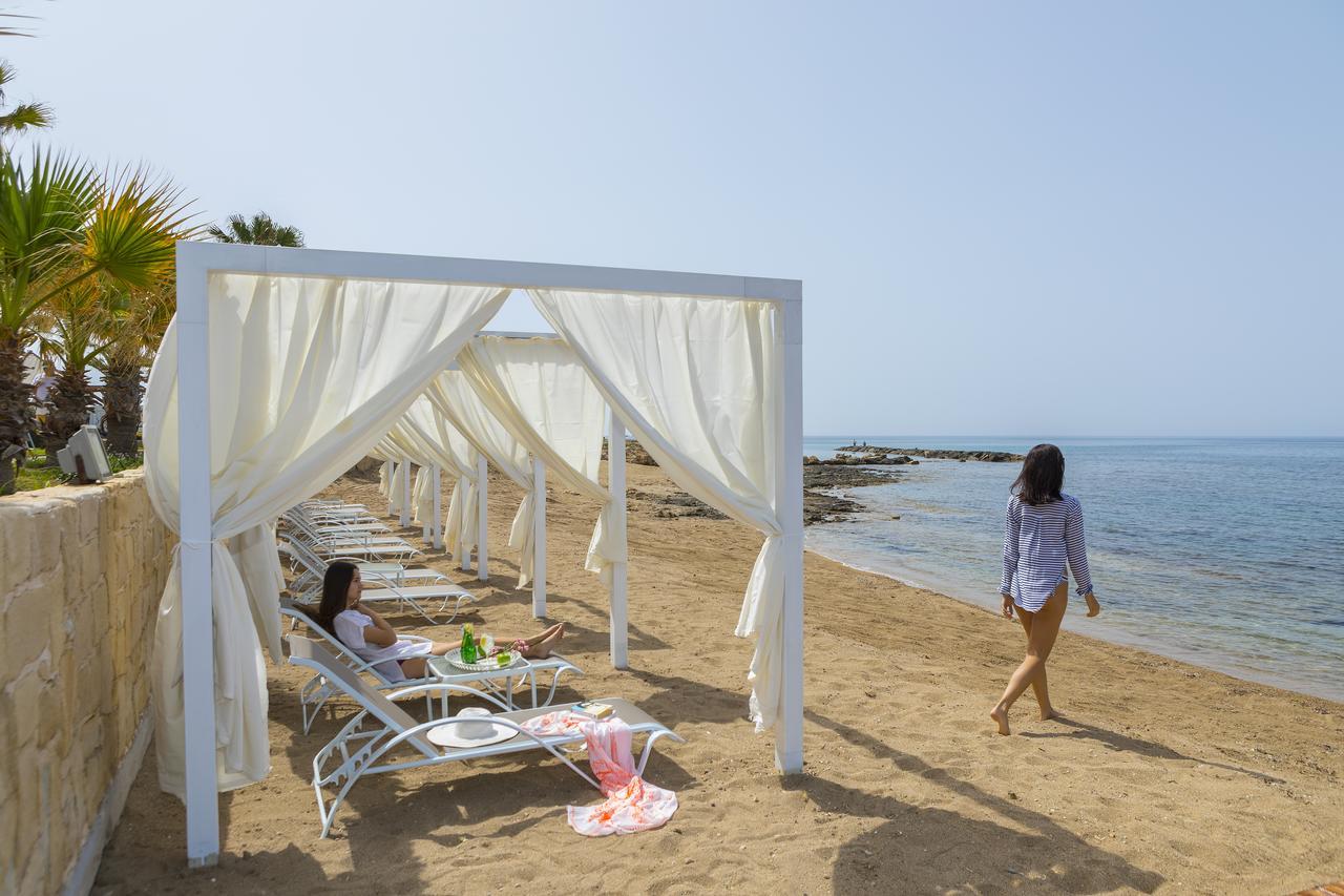 Aquamare Beach Hotel & Spa Paphos Exterior photo