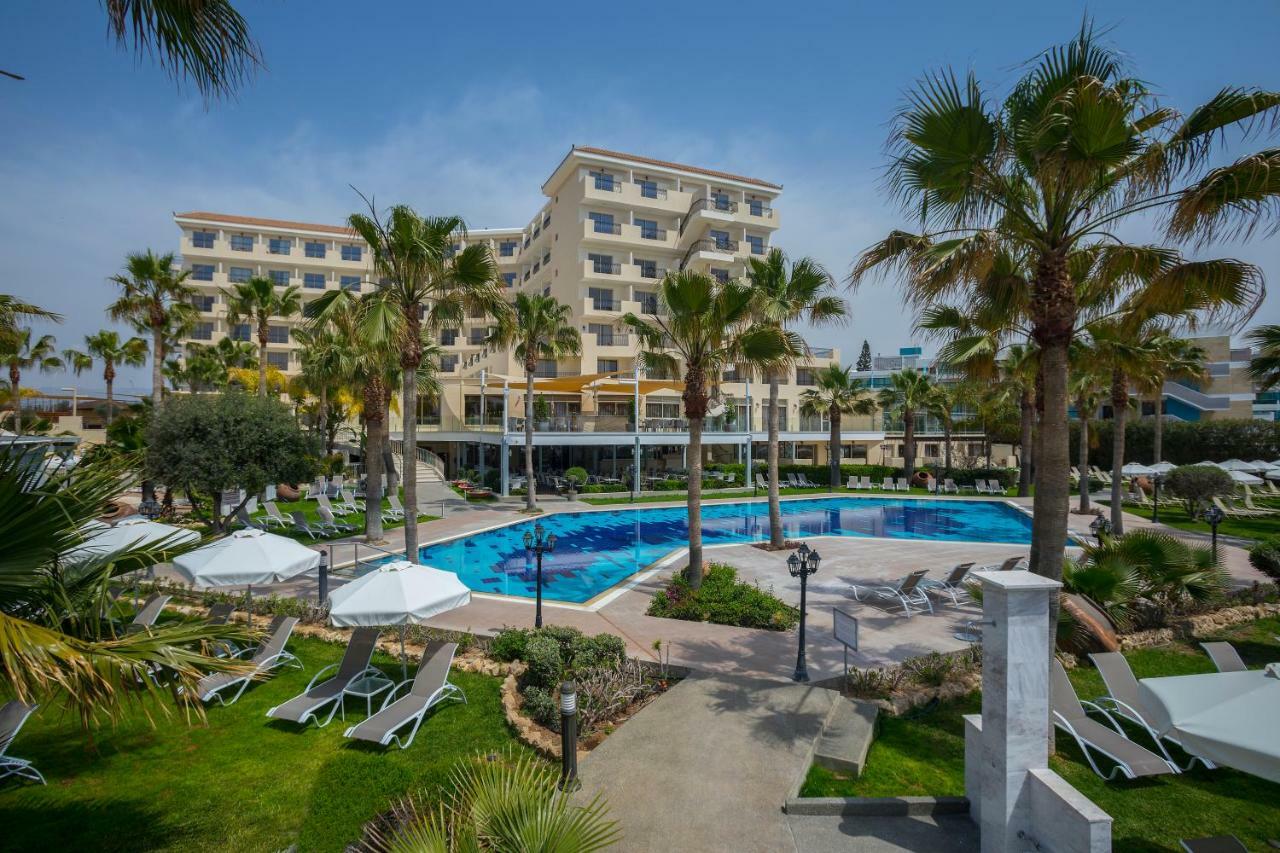 Aquamare Beach Hotel & Spa Paphos Exterior photo